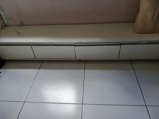 Armário baixo 4 gavetas para lojas