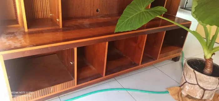 Vendo estante de madeira maciça 