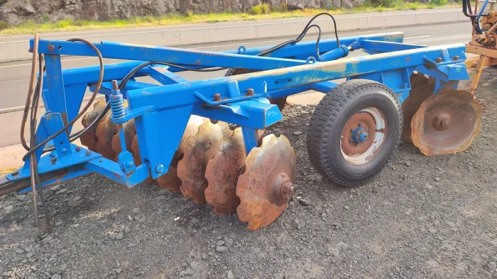 Grade aradora 16 discos trator 