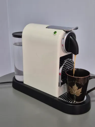 Cafeteira CitiZ Nespresso Branco/creme 220V