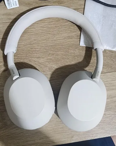 Fone Sony WH-1000XM5