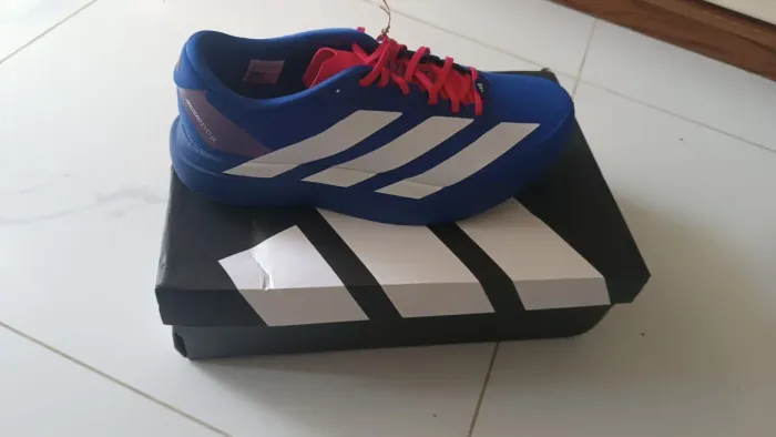 Tênis adidas