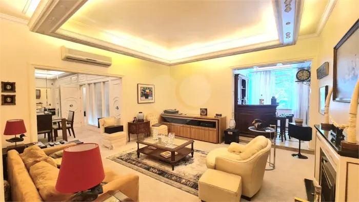 Apartamento com 3 quartos à venda ou para locação em República - SP