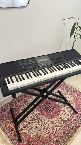 Teclado Casio CT-X800 Semi-Novo Completo (Fonte + Pedestal + Suporte de Partitura)