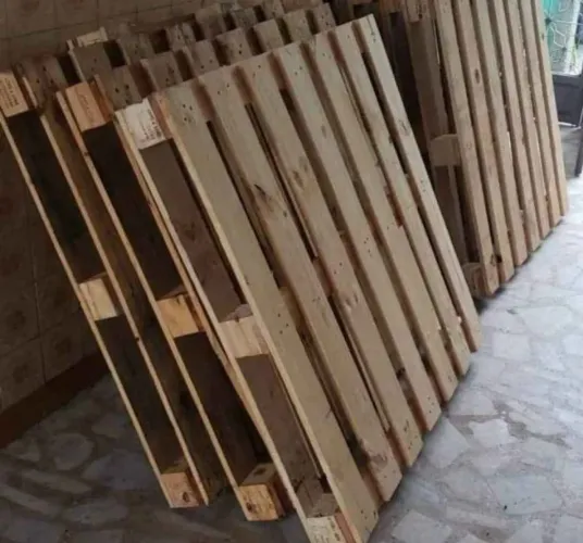 VENDO PALLETS, MEDIDA 1, 20 por 1,20, IDEAL PARA FAZER CAMA, DEK, PALCO E ALTAR