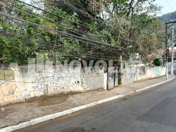 Terreno no bairro do Tremembé, com 320 m², 2 frentes, sendo 10,20 metros de frente