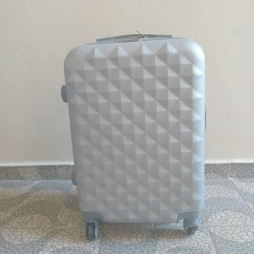Mala de bordo ABS!  No meu perfil tem outras opções. 