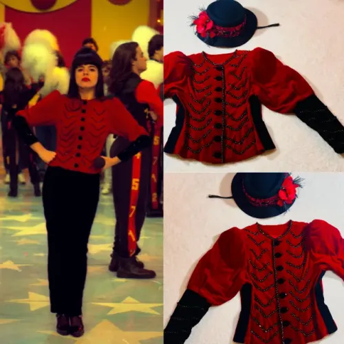 FIGURINO ORIGINAL ANOS 80 MARA MARAVILHA - VERMELHO