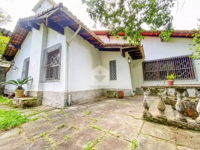 Casa para locação com 5 quartos, 420m² - Quitandinha, Petrópolis/RJ