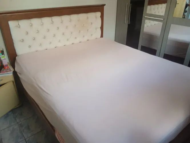 Vende cama de casal com colchão