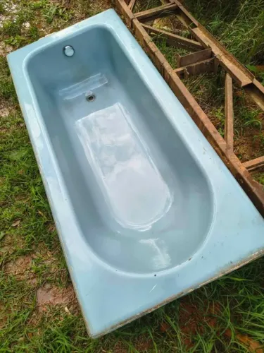 Vendo banheira de ferro fundido esmaltada