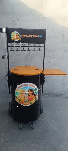 Carrinho tambor de drinks personalizado com cooler térmico 