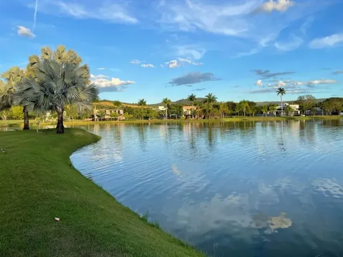 Lote à venda no Condomínio Gran Royalle - 794m²