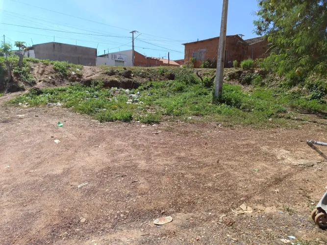 15 mil Lote Cuiabá bairro canaã próx Dr Fábio 10x20