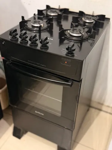 VENDE-SE UM FOGÃO 4 BOCAS 