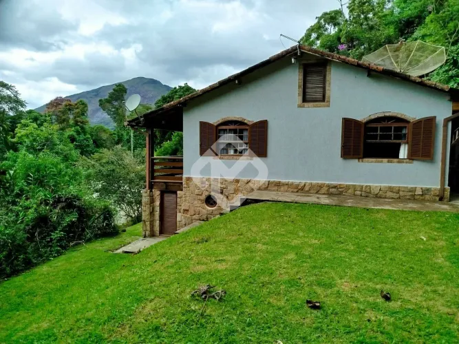 O Refúgio Perfeito com Tudo Perto - Casa com Lareira e Área Gourmet na Tijuca -Teresópolis