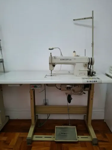 Maquina de Costura Singer Industrial Reta,