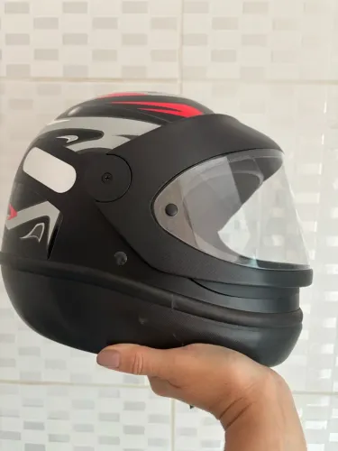 Capacete impecável!