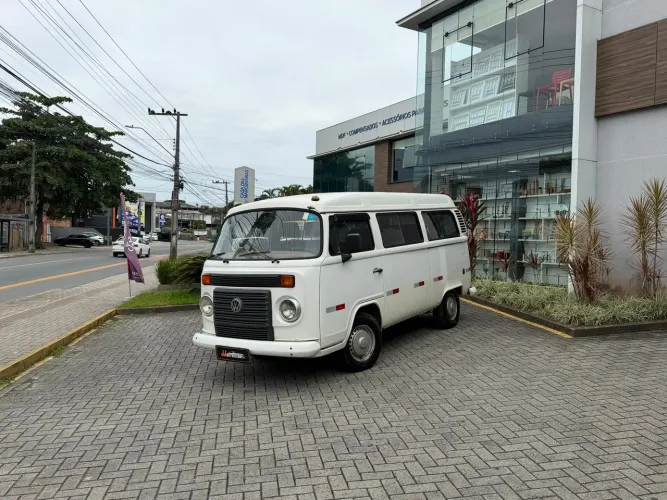 Volkswagen Kombi Lotação 1.6 MPI (álcool) 2013