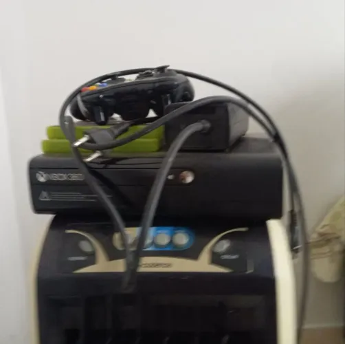 Xbox 360 Super slim bloqueado com jogos originais