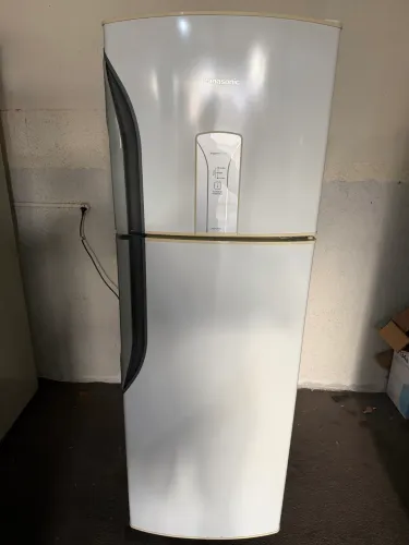 Geladeira Panasonic frost free 387 litros 