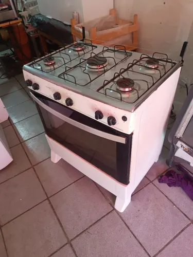 Fogão 5 bocas electrico funciona perfeitamente tudo