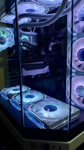 PC GAMER  Gigabyte - RYZEN 7 7700x- 32 GB RAM DDR5 - RTX 5070 MSI - zero - impecável 