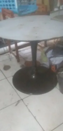 Mesa redonda grande