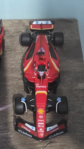 O par de carrinhos Shell Ferrari por apenas 410,00 oginais e novos na caixa 
