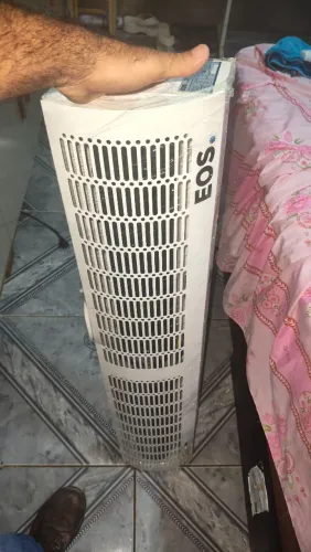 Vendo curtina de vento dos semi nova, perfeita para colocar em local que não tem porta
