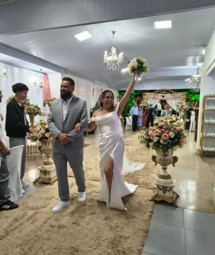 Vestido de noiva + véu