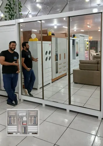 Roupeiro casal com 3 portas de correr espelhadas