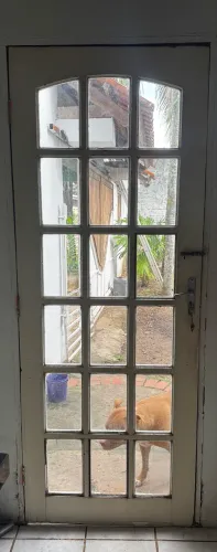 Porta de madeira com vidros