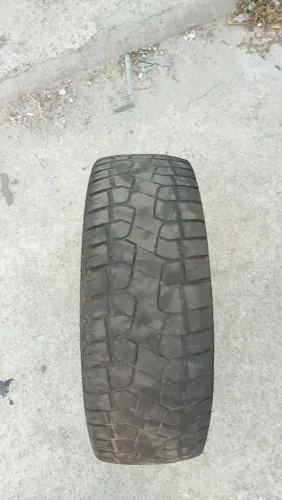 Pneu 205/60 R16 - Usado
