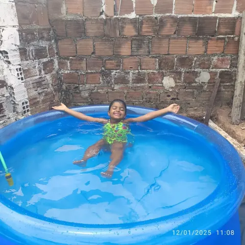 Piscina Infantil Mais Bomba Infladora, 1.000 litros de Água