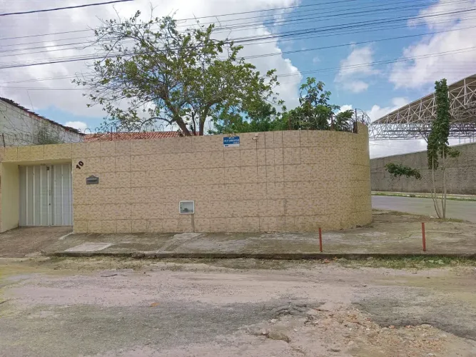 Imóvel para aluguel ou venda tem 123 metros quadrados com 3 quartos em Passaré - Fortaleza