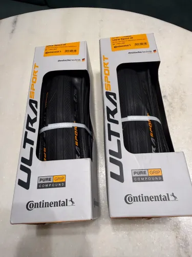 Par Pneus Continental Ultra Sport III 700x25C - Novos