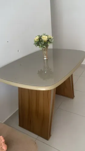 Mesa Laqueada com Vidro