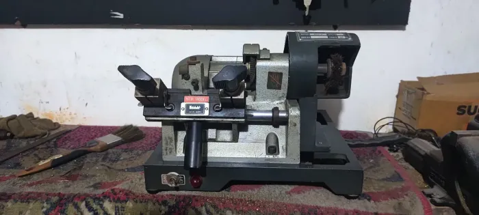 Máquina copiadora de chaves