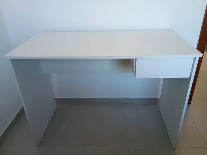 Escrivaninha / mesa de escritório