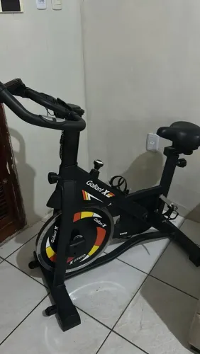 BICICLETA ERGOMÉTRICA NOVA MAL FOI USADA