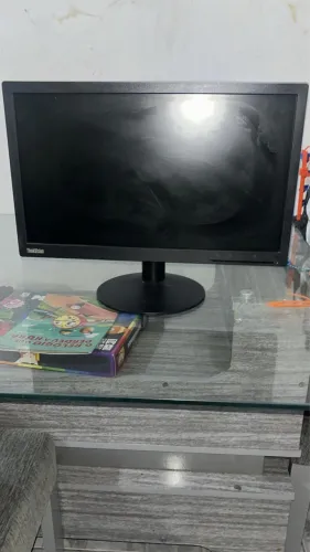 Monitor Lenovo