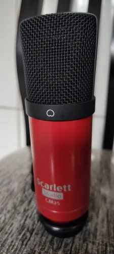Microfone condensador focusrite Scarlett