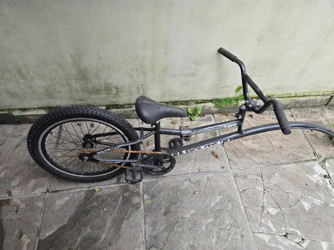 Bike BMX uma roda fixada no canote