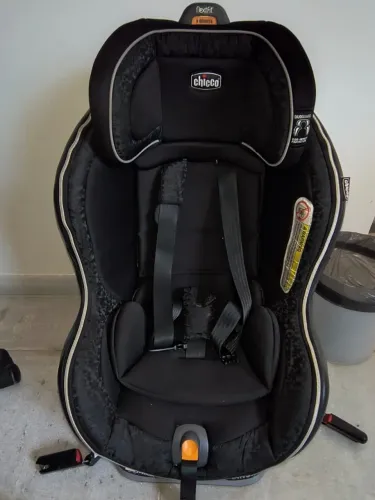 CHICCO - Cadeira cadeirinha para carro. Muito confortável