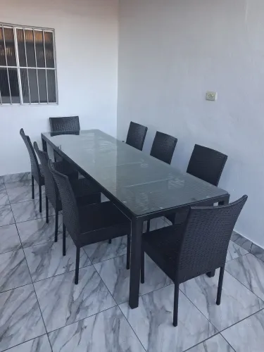 Jogo de mesa com 8 cadeiras