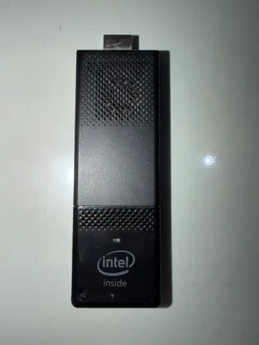 Intel Compute Stick - 32GB de armazenamento 2GB RAM