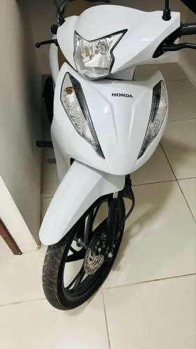 Biz 125 zera, com apenas 550 km rodado. 