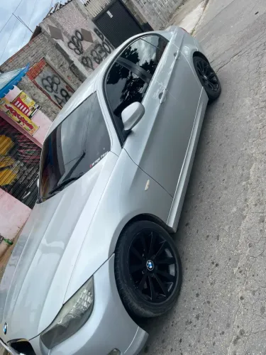 BMW 320I A 2010