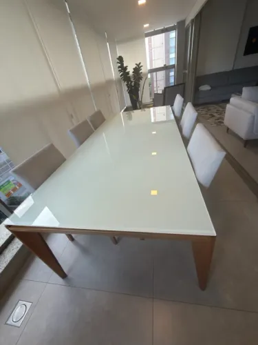 Conjunto Mesa de Jantar de Vidro (2,40m) + 6 Cadeiras Estofadas